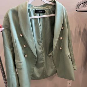 Lioness blazer Sage with Pearl buttons